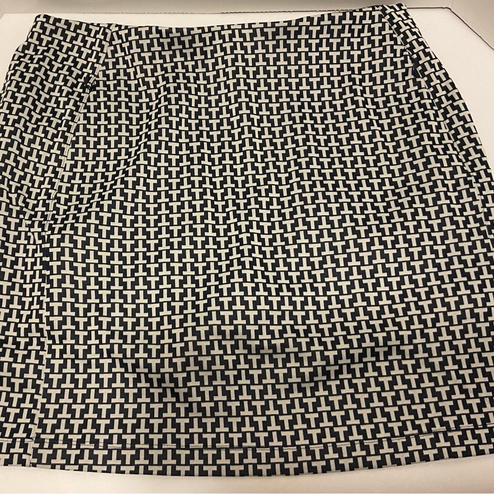 TORY SPORT T MONOGRAM SKORT NAVY/CREAM SIZE LARGE